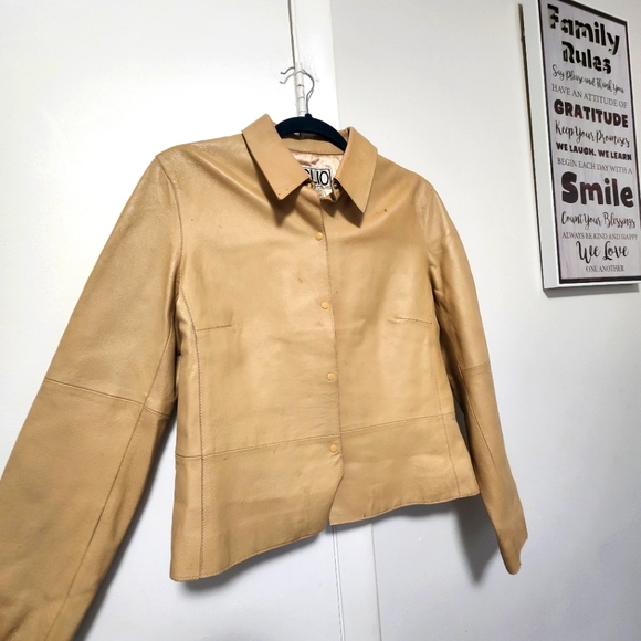 Pretty Leather Jacket - Picture 2 of 10